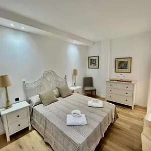 https://new-capuchinos-apartment-1.es-andalucia.com