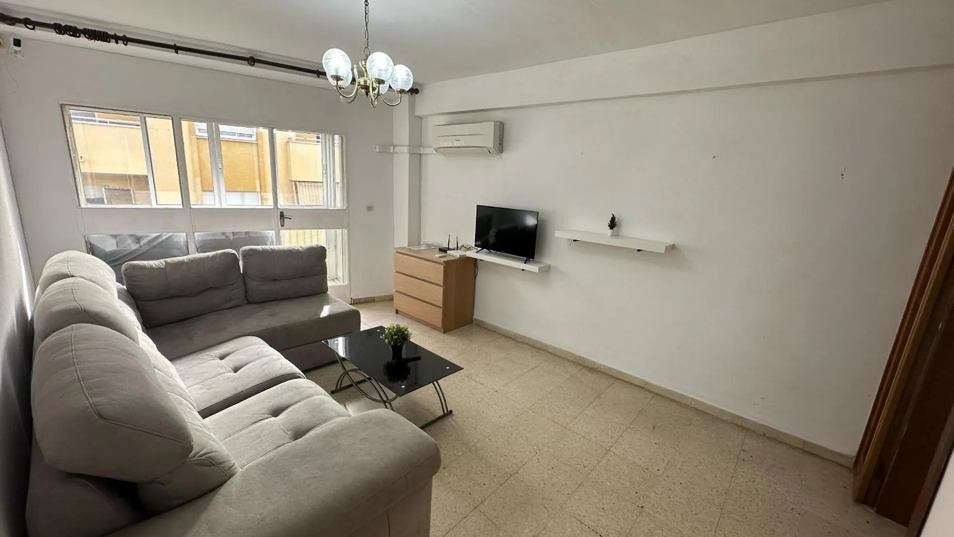 Habitacion Individual En La Victoria 马拉加 民宿