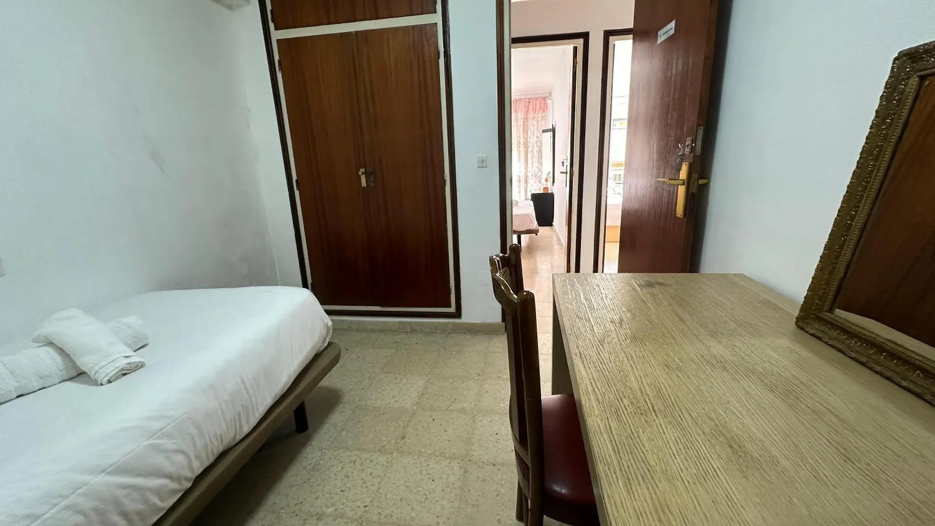 民宿 Habitacion Individual En La Victoria 马拉加
